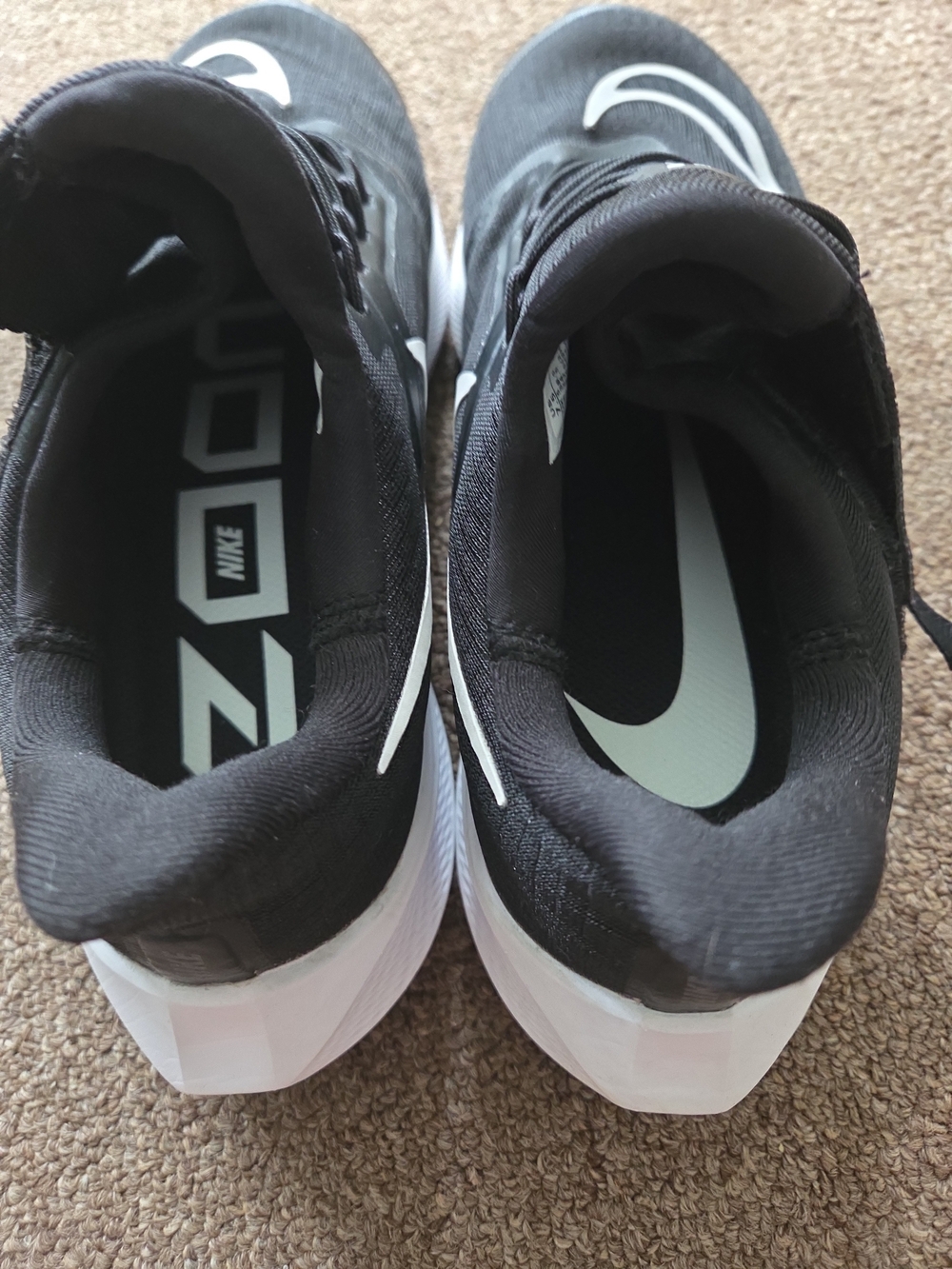 Nike Women’s Black and White Zoom Pegasus-Style Athletic Shoes Running Sz 7.5 - Picture 6 of 7